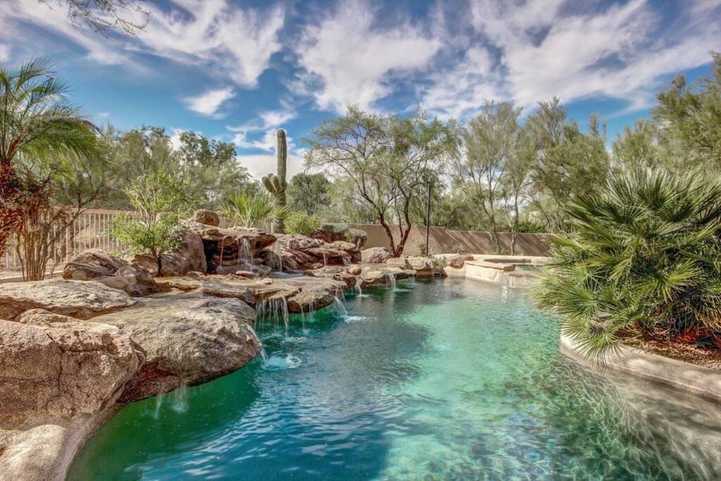 North Scottsdale Luxury Pool, Spa & Putting Green Houses for Rent in