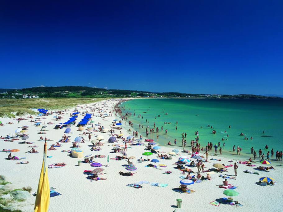 PLAYA DE LA LANZADA EN AGOSTO