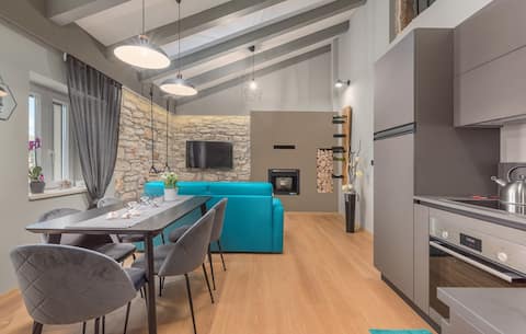 Top performing Airbnb: Apartment romano with sea view in Červar