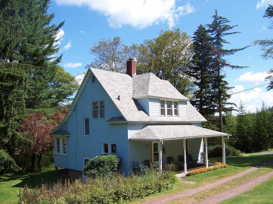 Big front and back porches for dining outside