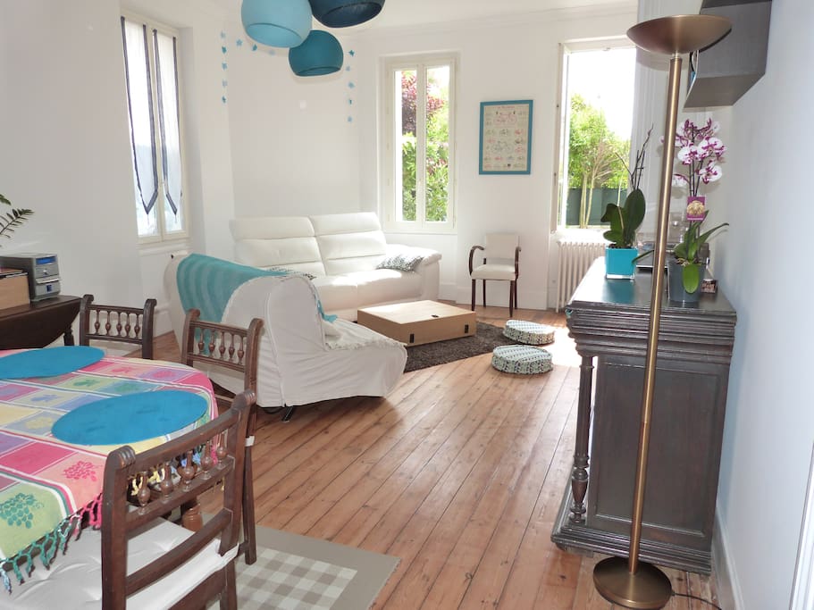 salon + salle-à-manger (lumineux)