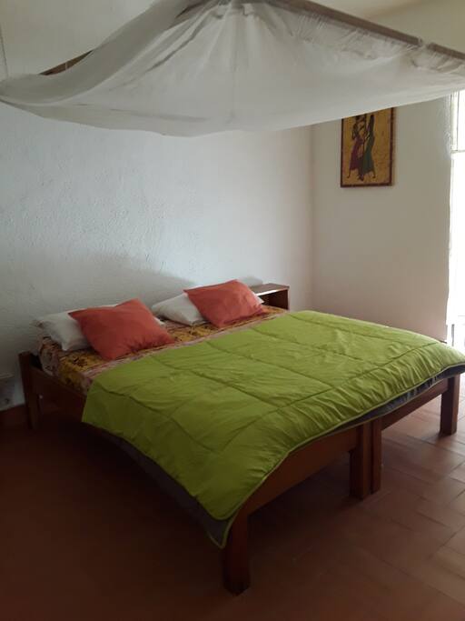 Chambre avec lit en 160