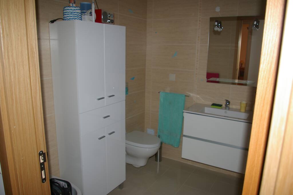 La salle de bain partagée avec nous