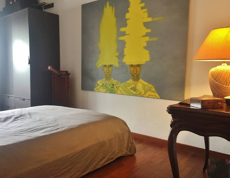 Master bedroom
(direct access to terrace)