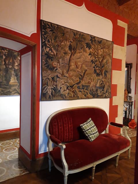 Popular Airbnb listing: Time capsule with 18th- and 19th-century charm in Chalon Sur Saône