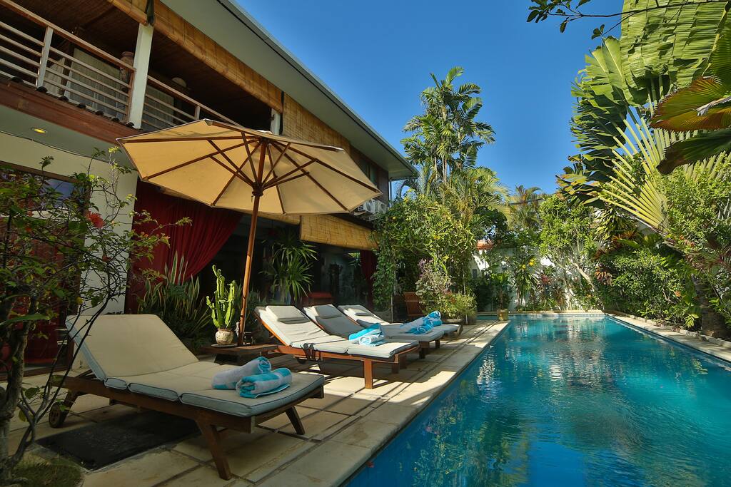 4 sun lounger to take sun bath
