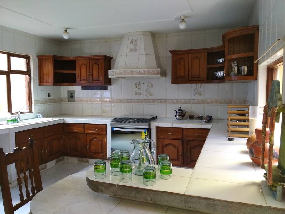 Amplia y linda Cocina