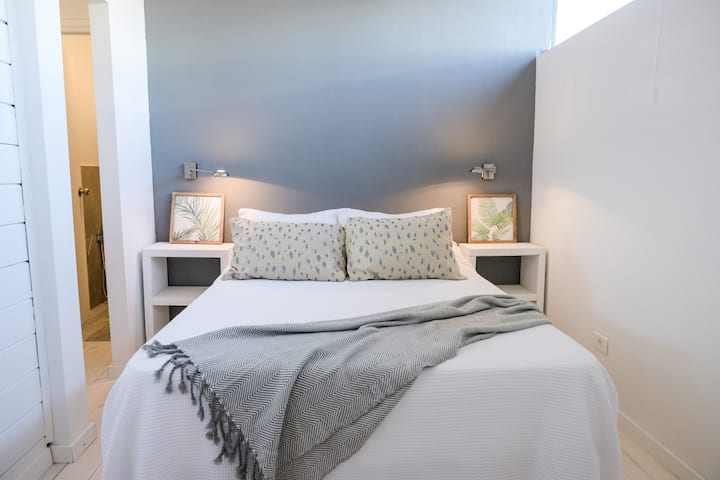 Chambre avec lit double