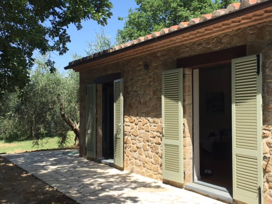 Esterno vista frontale
Outdoor view