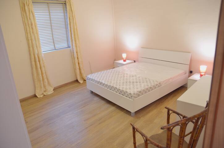 PRIVATE BIG ROOM REFURBISHED. DOUBLE KING SIZE BED