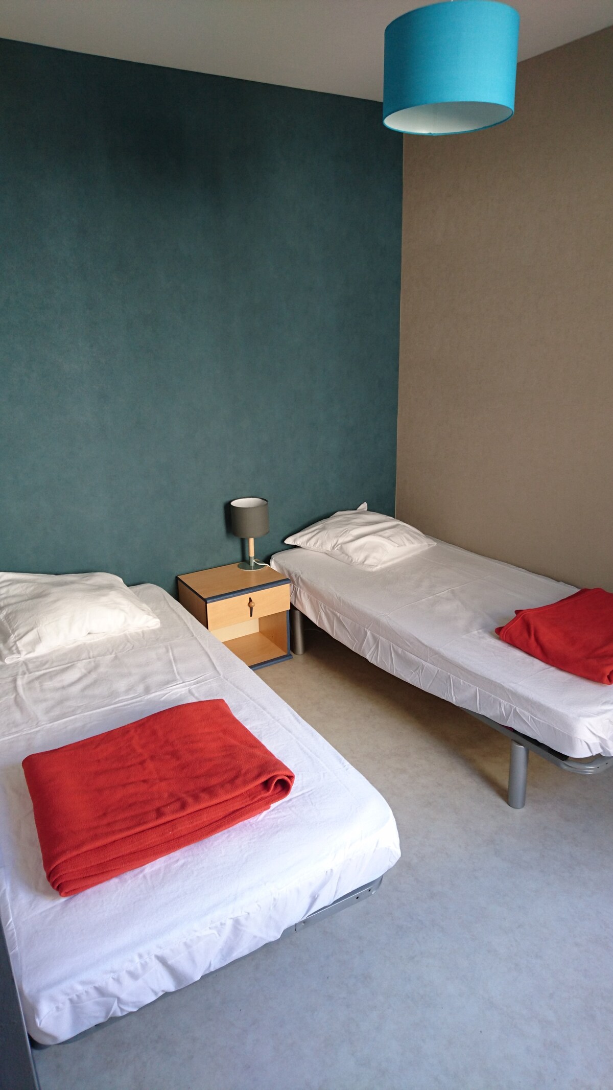 Soba s dva kreveta za jednu osobu