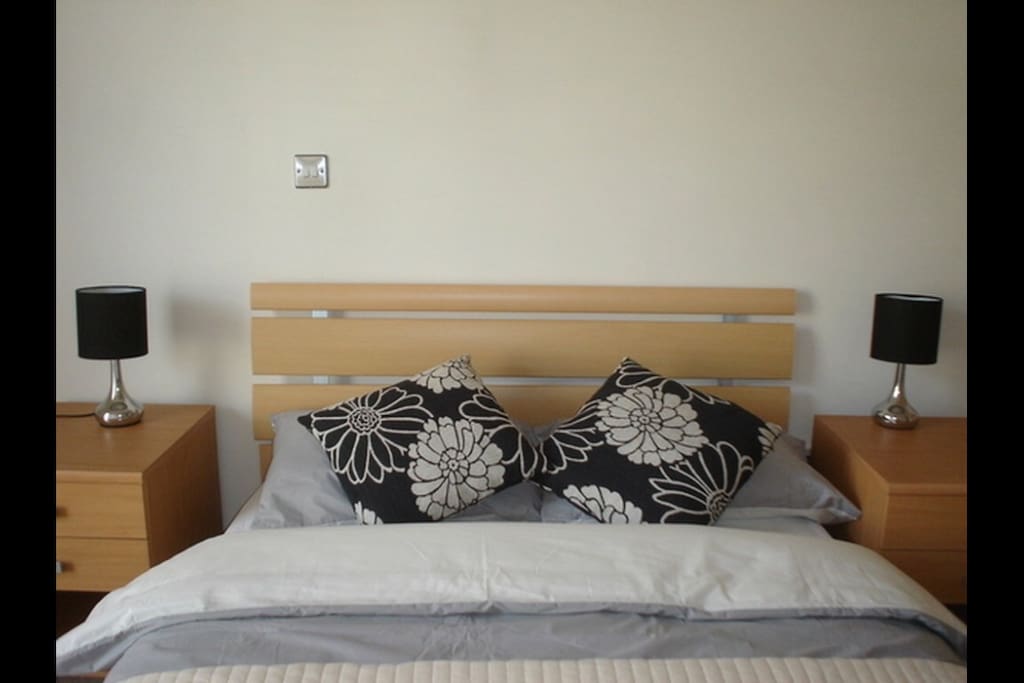 Main bedroom - king size bed