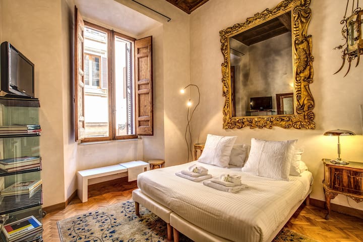 1 Min to Pantheon – Designer 2BR Apt with 3 AC