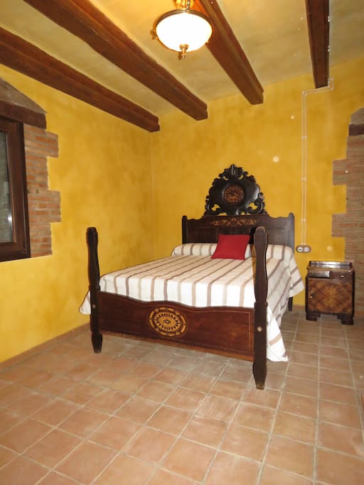 Habitación amarilla