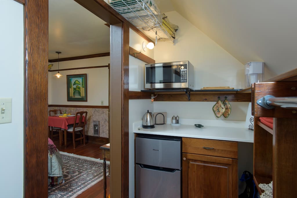 View of the mini kitchenette in the walk in closet.