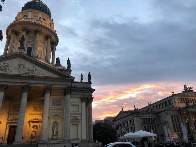 Luxusresidenz Gendarmenmarkt 150m2 mit Terrasse gallery image 2