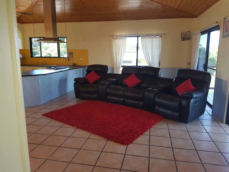 4 recliner Comfy leather lounge