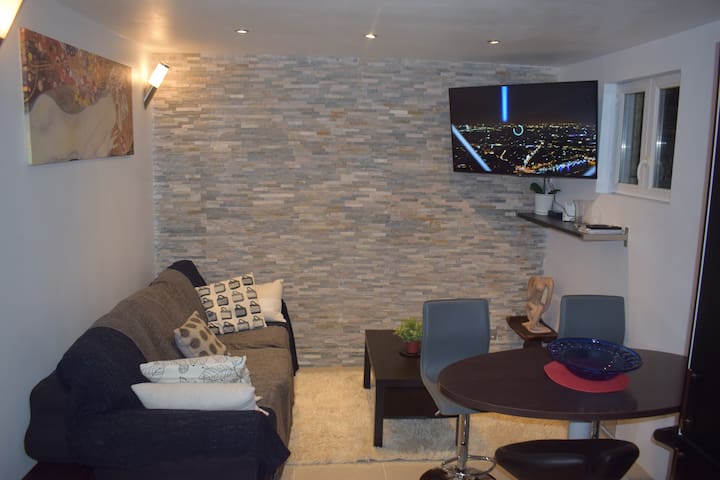 Airbnb Saint Denis Holiday Rentals Places To Stay Ile De