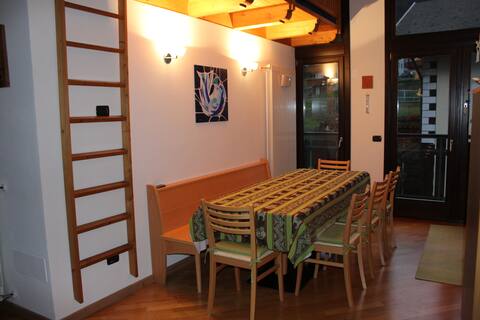 Spacious and bright sleeps 10