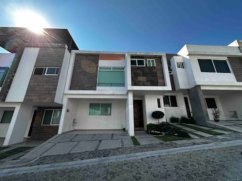 Casa en Lomas de Angelópolis