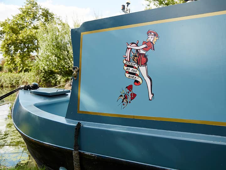 Beautiful narrowboat central london