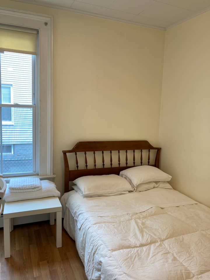 Safe room close to yale in East rock Houses for Rent in New Haven