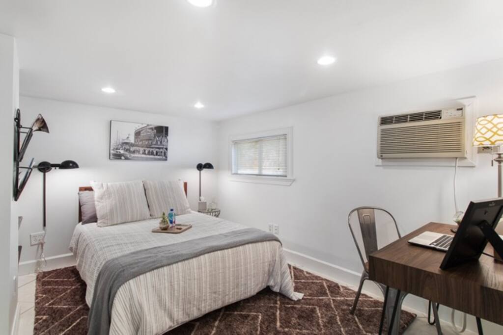 Sleep comfortably on this full-size bed...