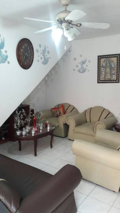Living Room-Sala de Estar.