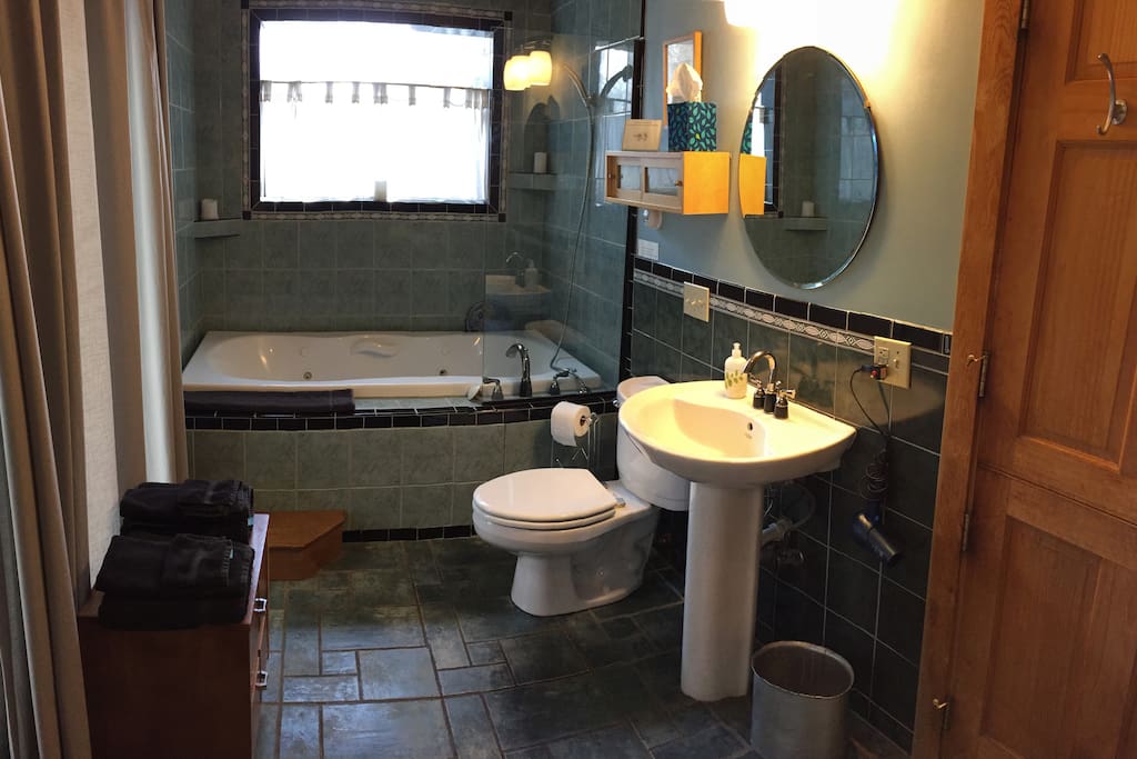 Bathroom with jacuzzi