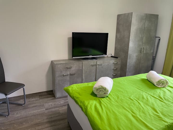 Spálňa 1 s televízorom 