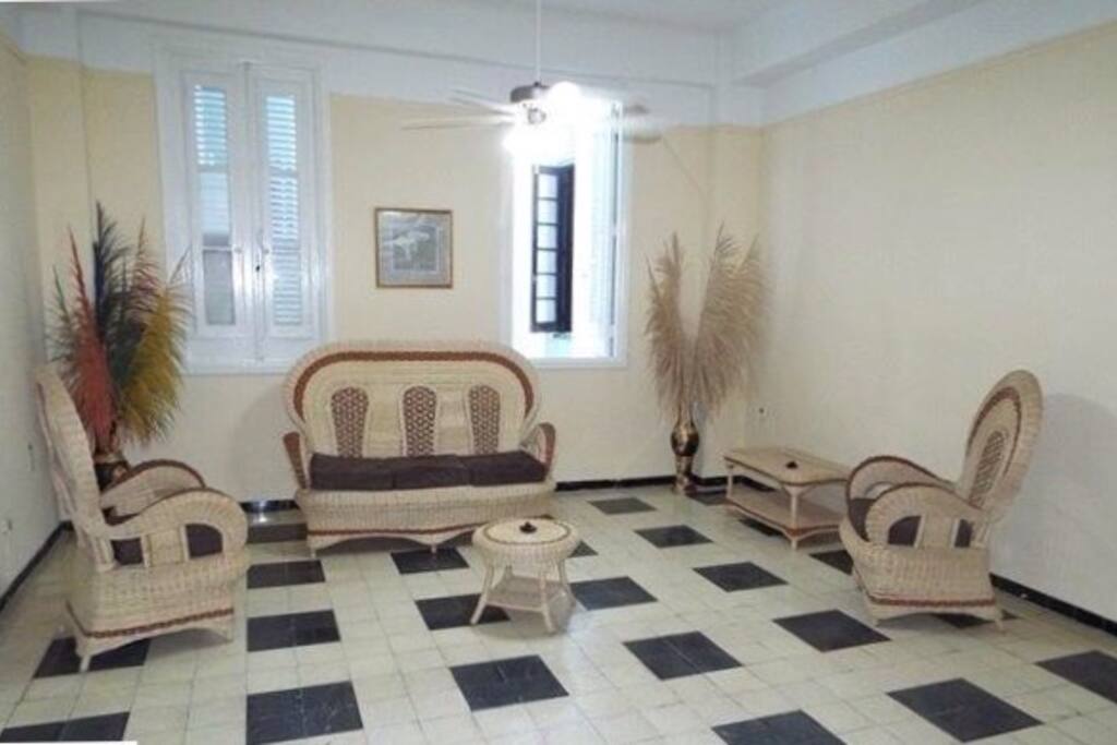 Spacious flat in Galiano street with WIFI access Apartments for Rent