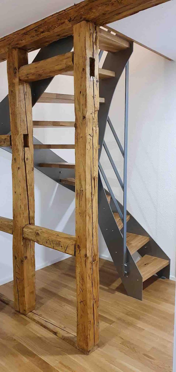 บันไดขึ้นไปชั้นบนสุด บันไดเปิดโล่ง ไม่มีประตู! 