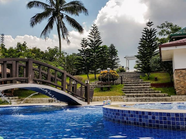 Breezy Tagaytay Villa with Breakfast for 10pax