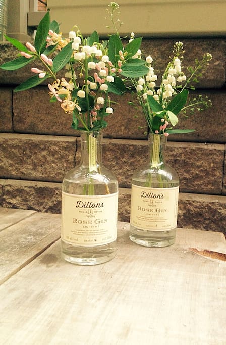Romantic table for two on the Pied-a-Terre
