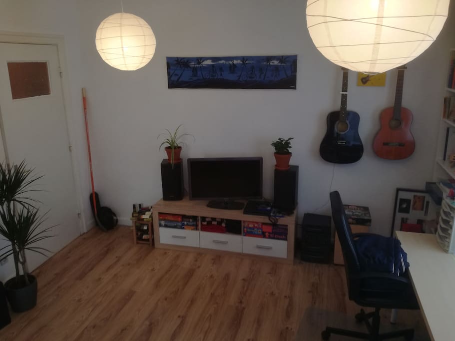 Schlafzimmer 1