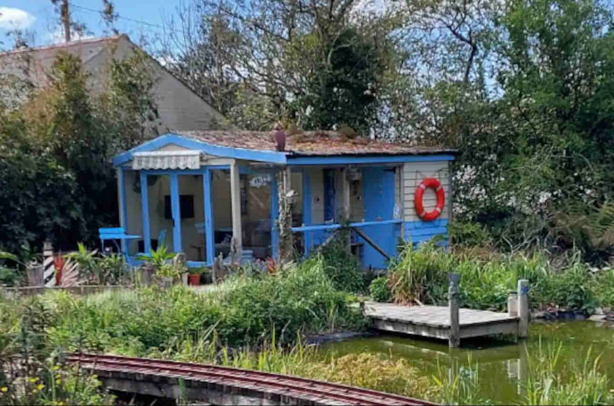 Top Airbnb: Wildflower Cottage - Gypsy Caravan in Perranzabuloe