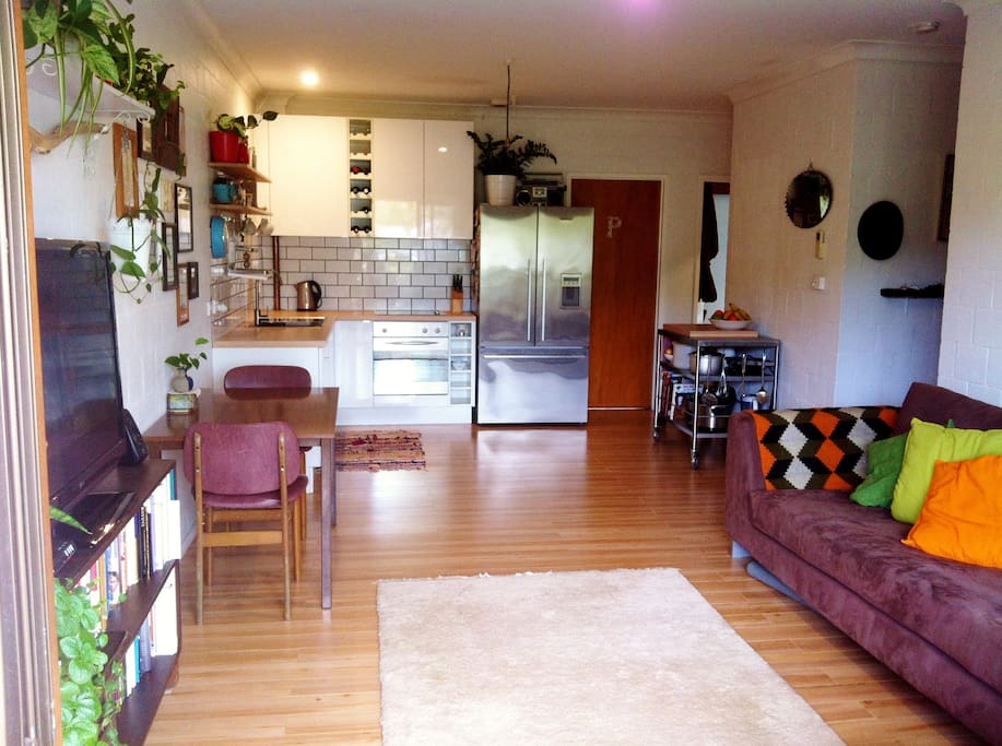 Lounge/ kitchen