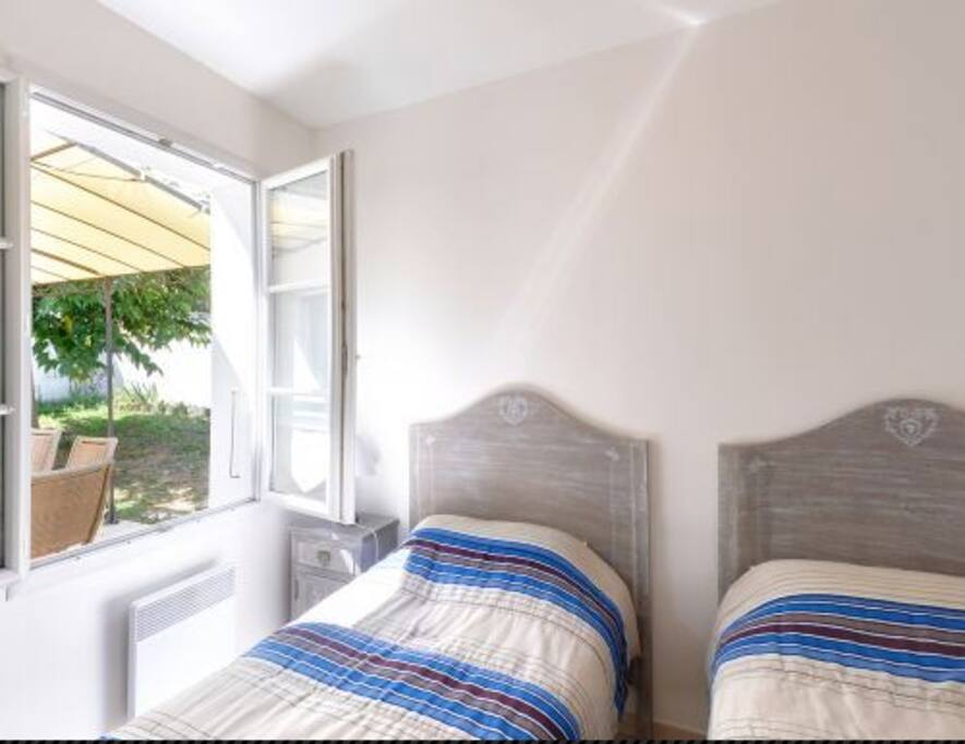 Chambre Deux lits 80