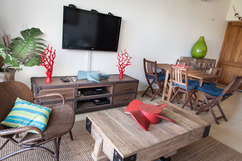 Living area with 42" TV, audio system and satelite