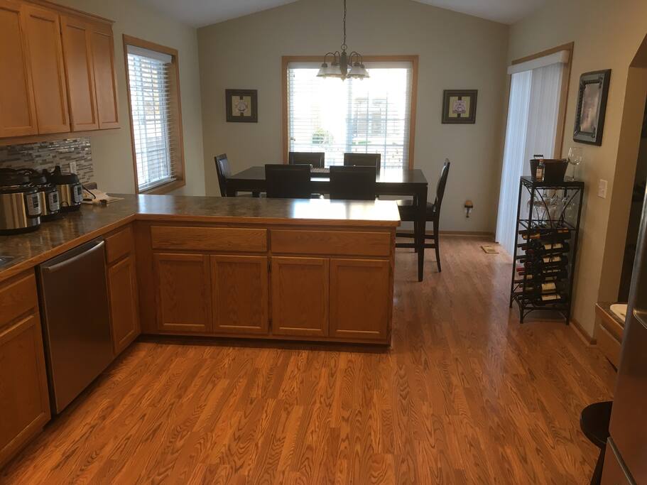Kitchen and dining area (seats 6)