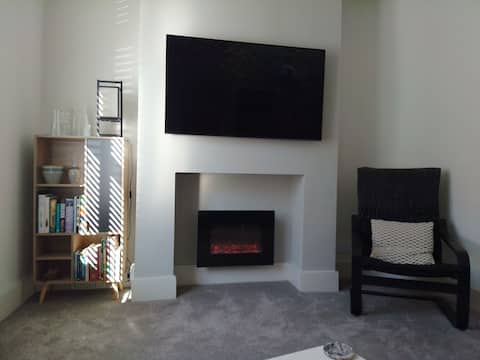 Top performing Airbnb: Stylish and contemporary. in Cheshire