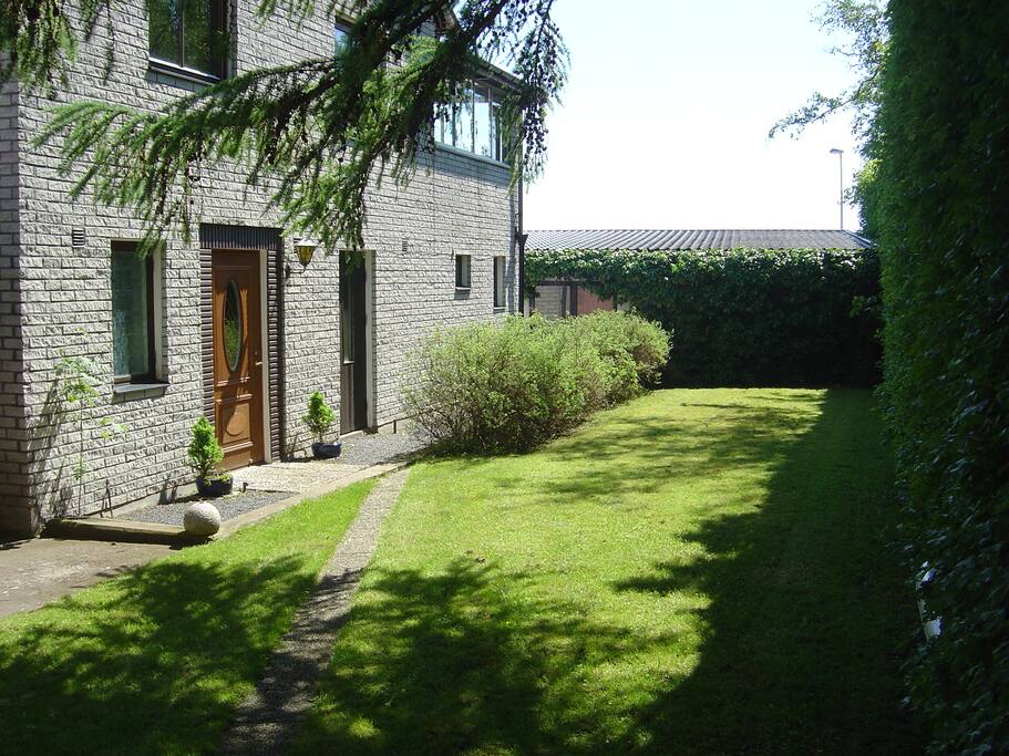Entrance side