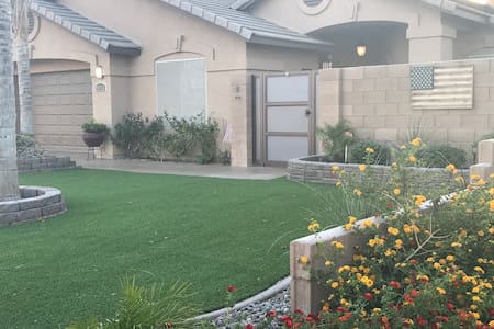 Cozy Little Gem -private from main house