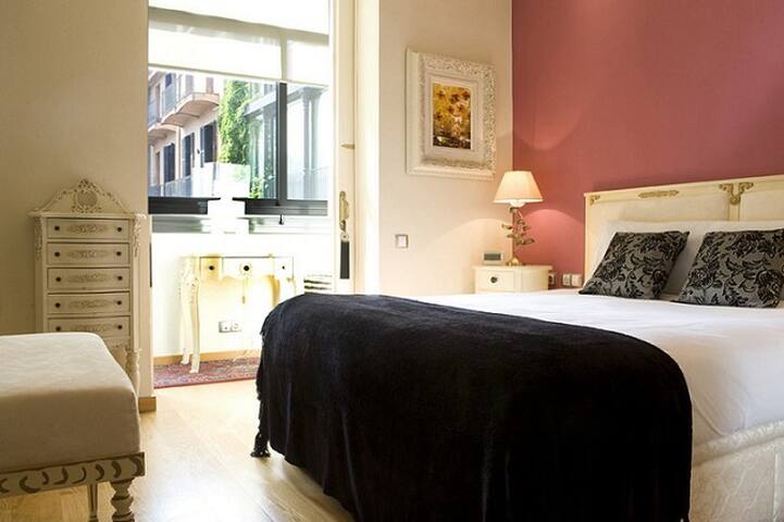 1208 – EXCLUSIVE DESIGN APARTMENT