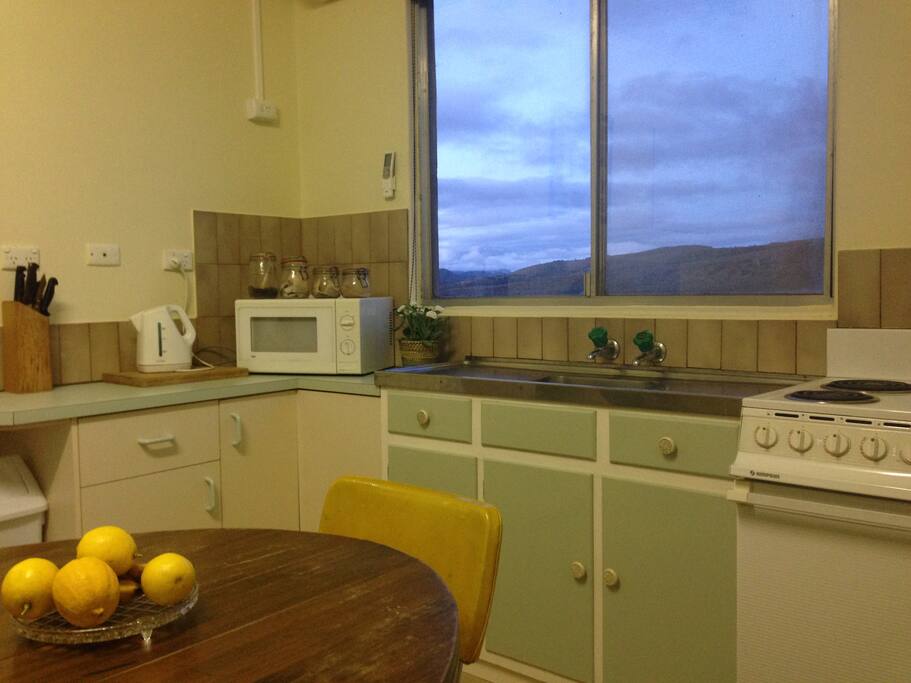 kitchen/lounge