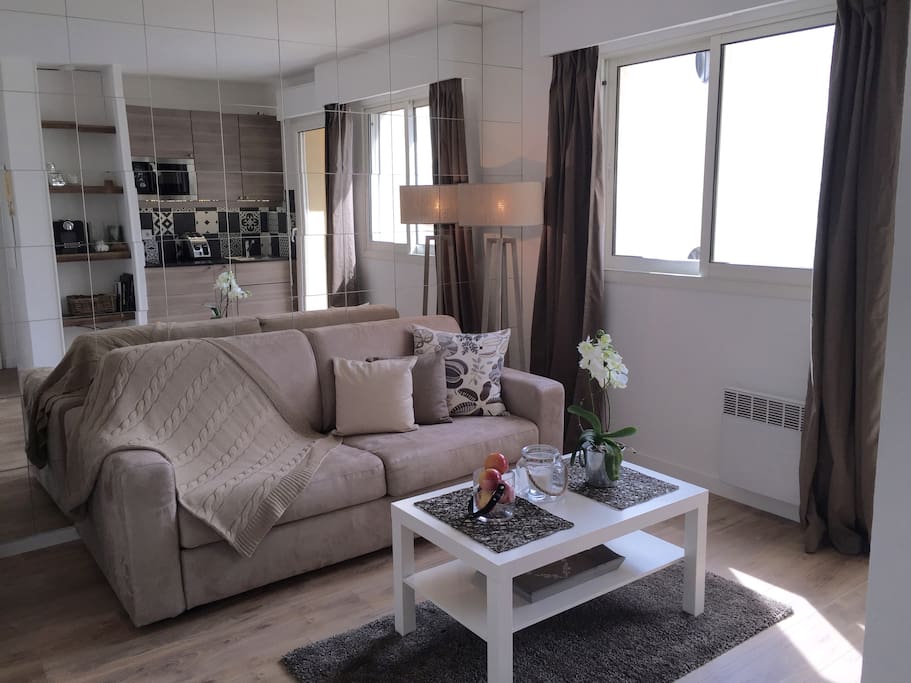 Canapé-lit haut de gamme avec couette ultra moelleuse et ses parures de lit assorties