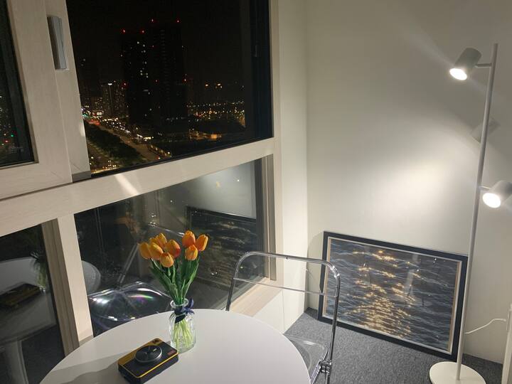 Instagrammable Honey Bee House ️ Party Room ️ Rental