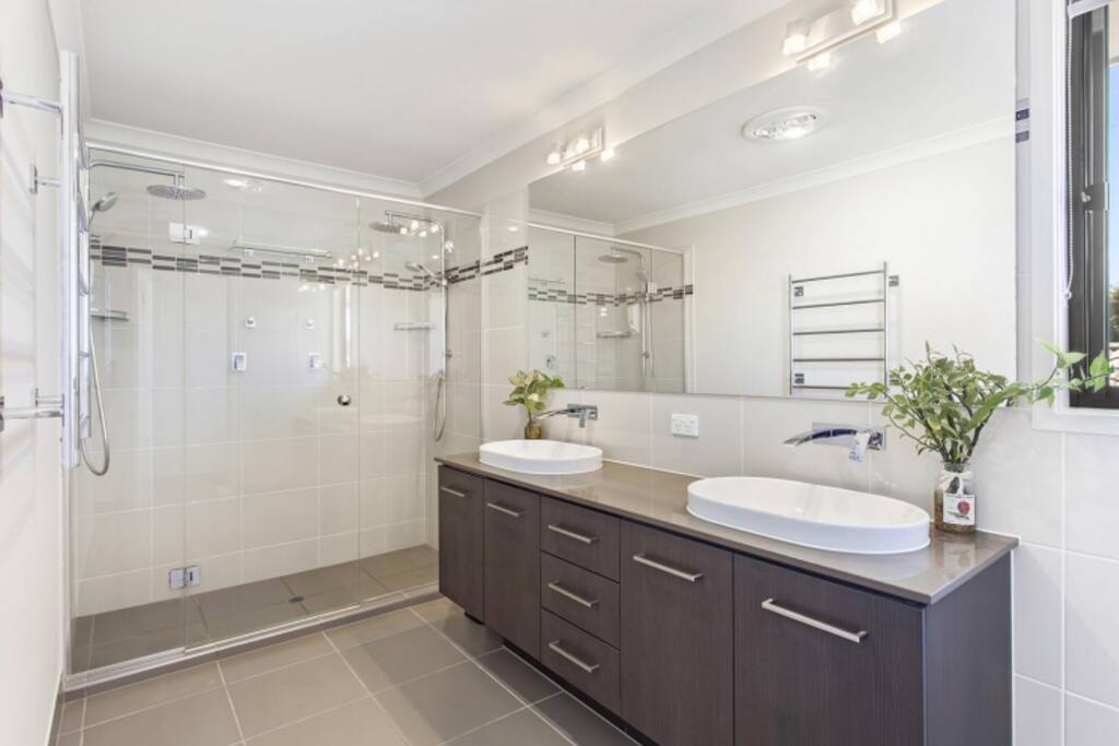 Ensuite