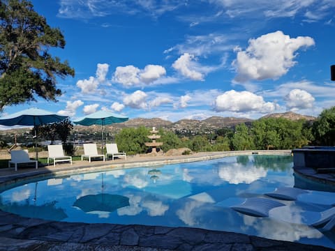 @Fantastic villa, giant pool, guest house, golf !