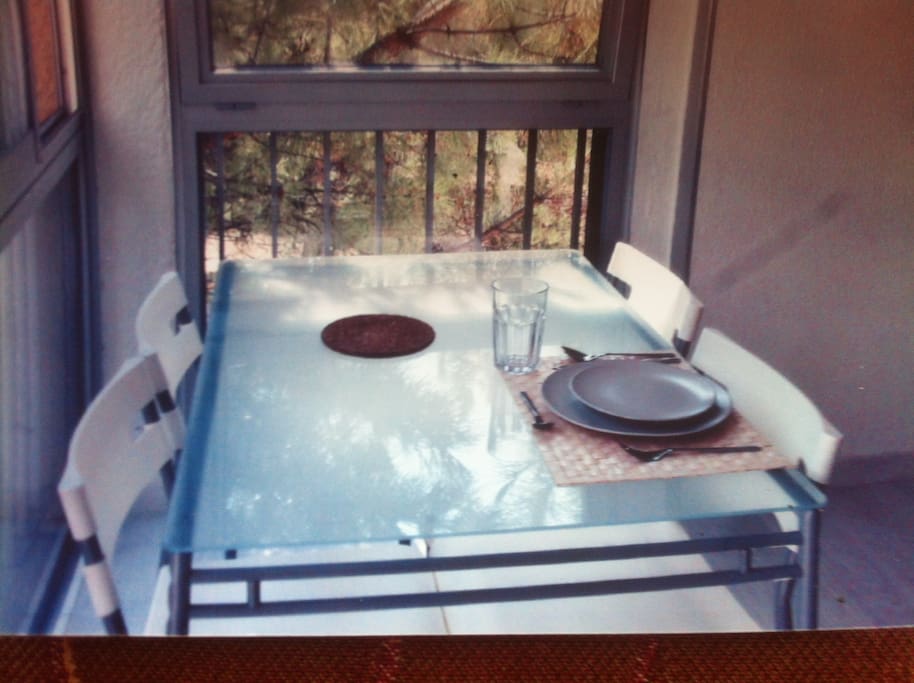 espace repas, détente, travail